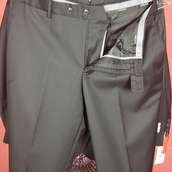 Lineage Performance Suit - Picture 7 of 12